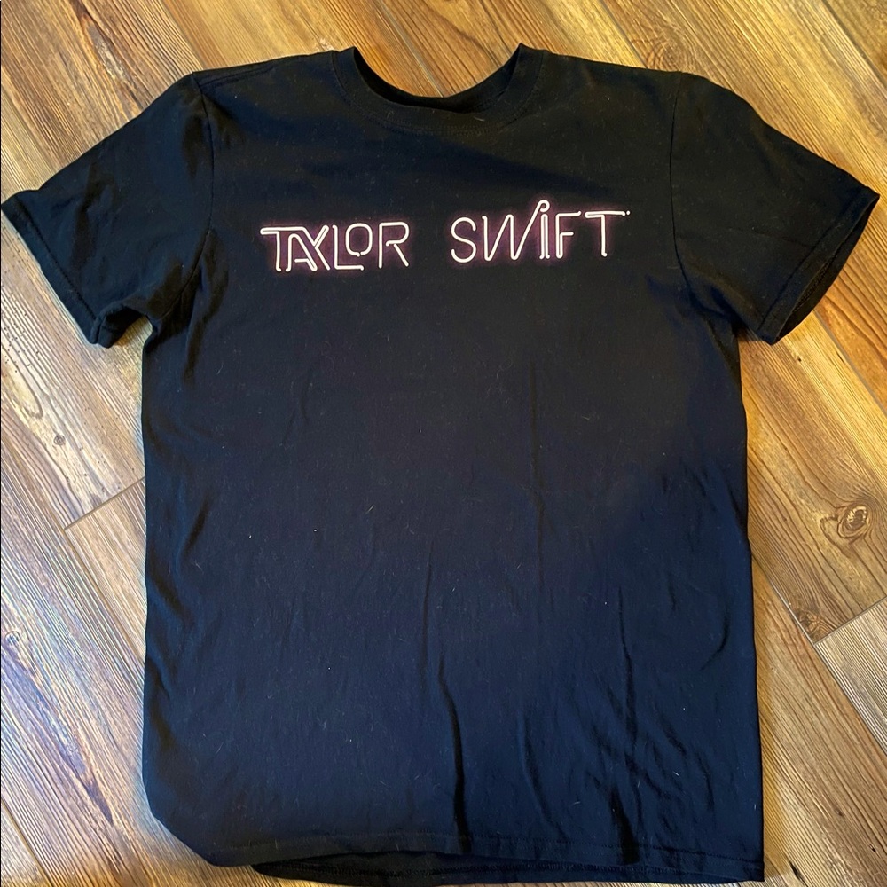 Taylor Swift M THE 1989 WORLD TOUR Tee Shirt
